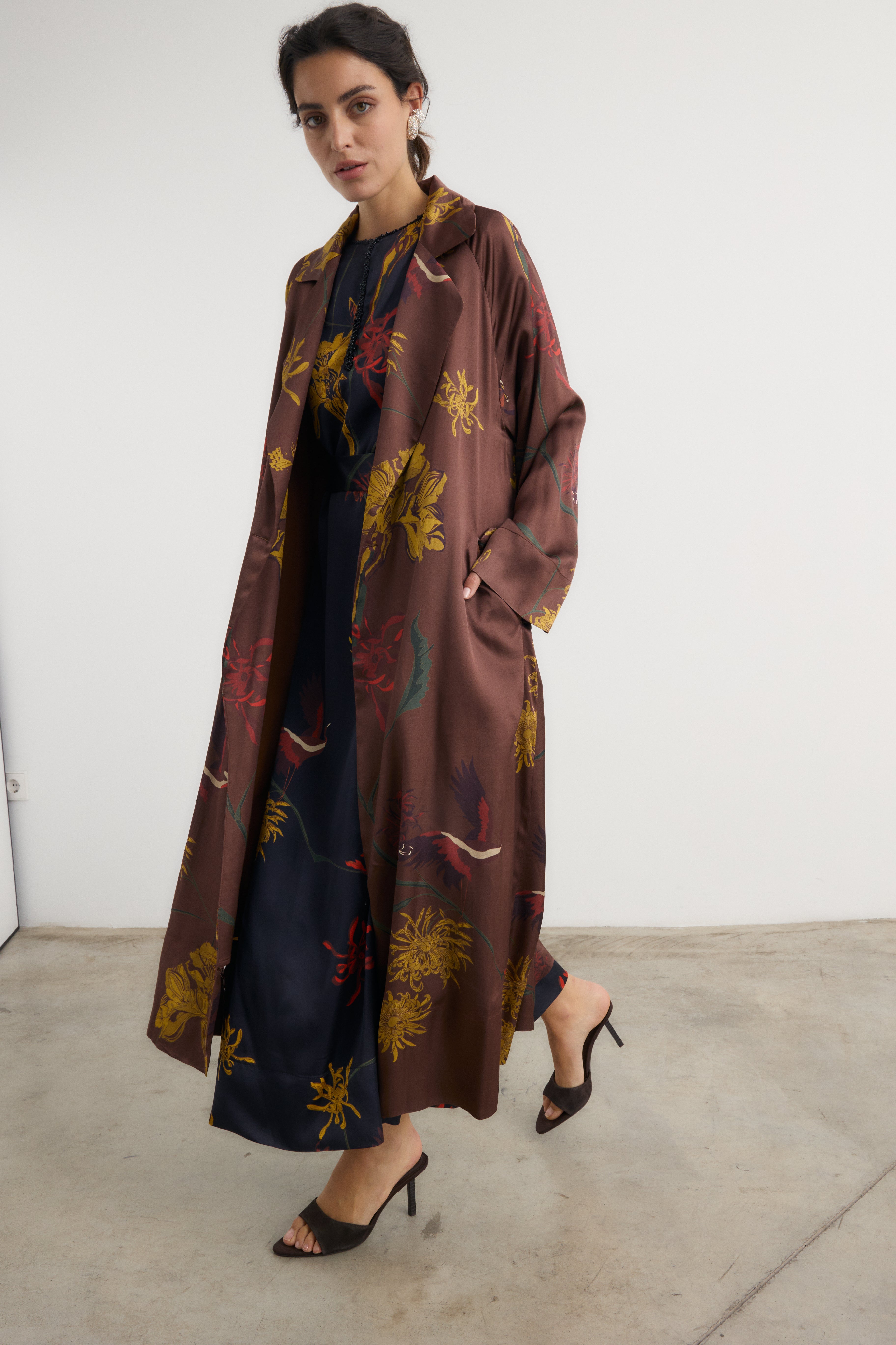 Gabardina Manuela flora Marrón