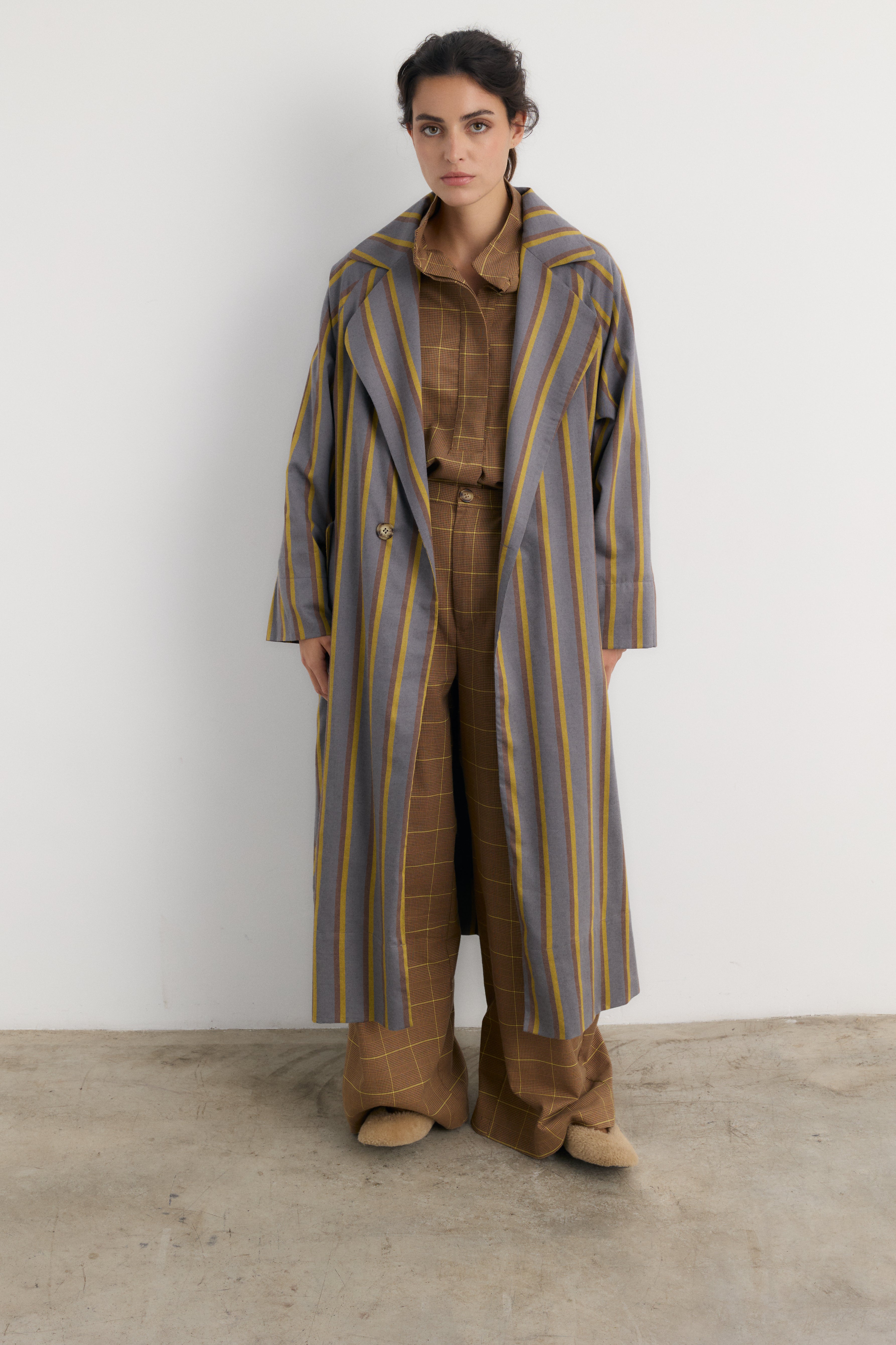 Gabardina Manuela raya mostaza